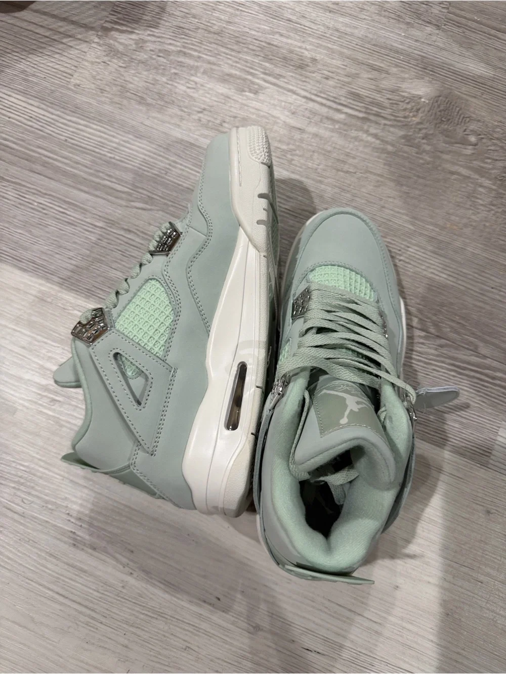 Air-inspired Men's Retro High-Top Sneakers in Light Sage